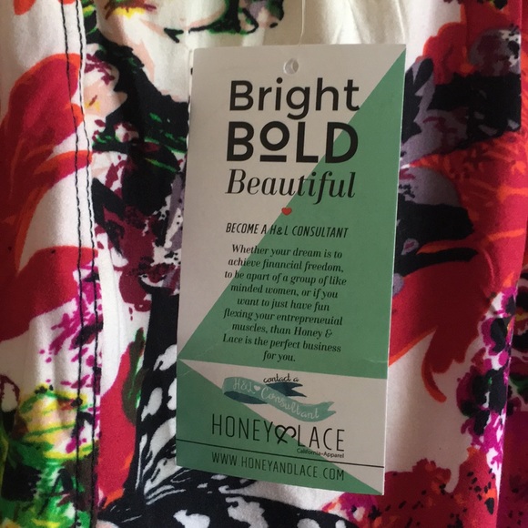 Honey & Lace Floral Butterfly Leggings - Picture 7 of 8